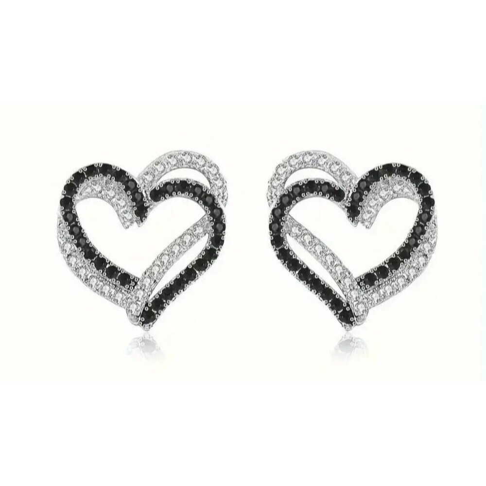 Black & White Heart-Shaped‎ Stud Earrings